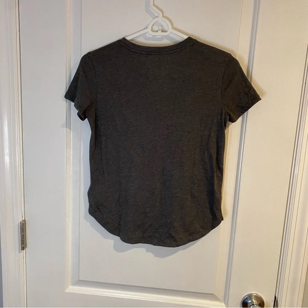 GAP shirt great